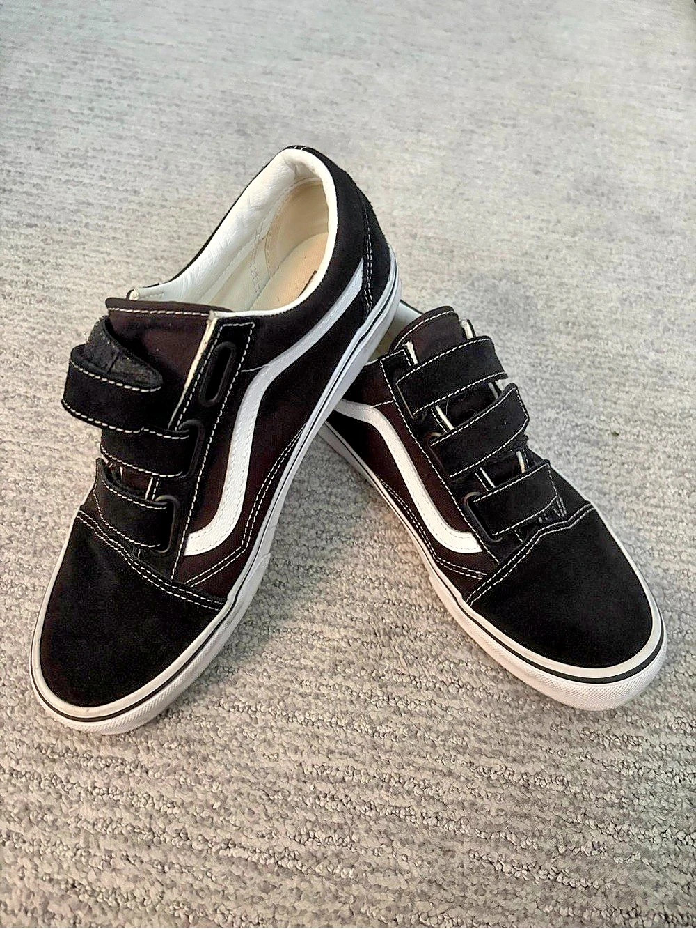 Vans Old Skool V Black & White Sneakers US M9.5/W11